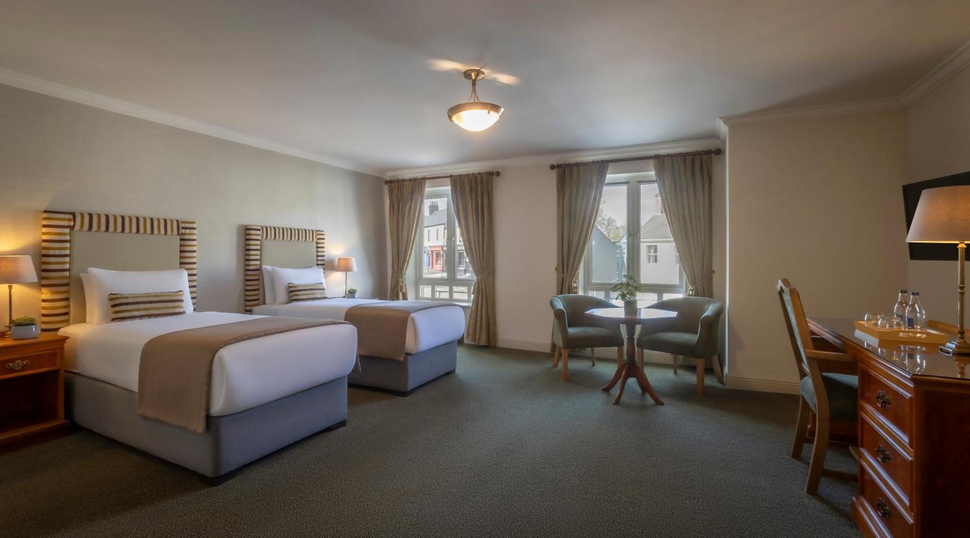 Bracken Court Hotel Балбригган Экстерьер фото